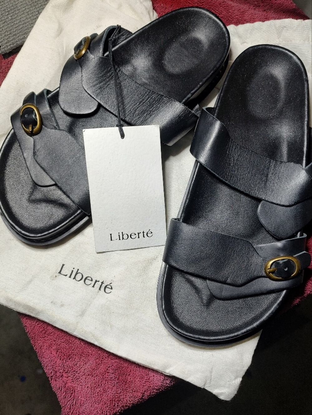 Liberté Black Leather Buckle )(Amafli Sandals Sx7.5